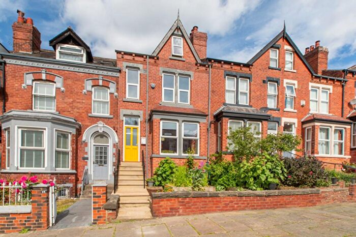 5 Bedroom Terraced House For Sale In Hilton Road, Leeds, LS8
