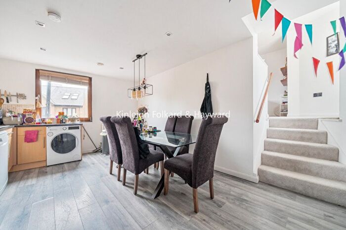 2 Bedroom Flat To Rent In Rope Street, London, SE16