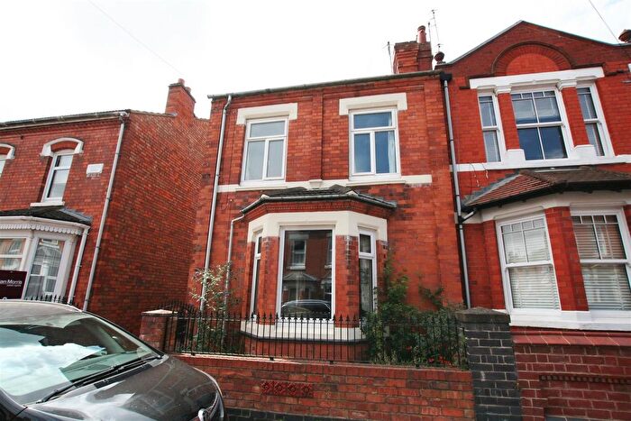 3 Bedroom Property To Rent In St. Dunstans Crescent, Worcester, WR5