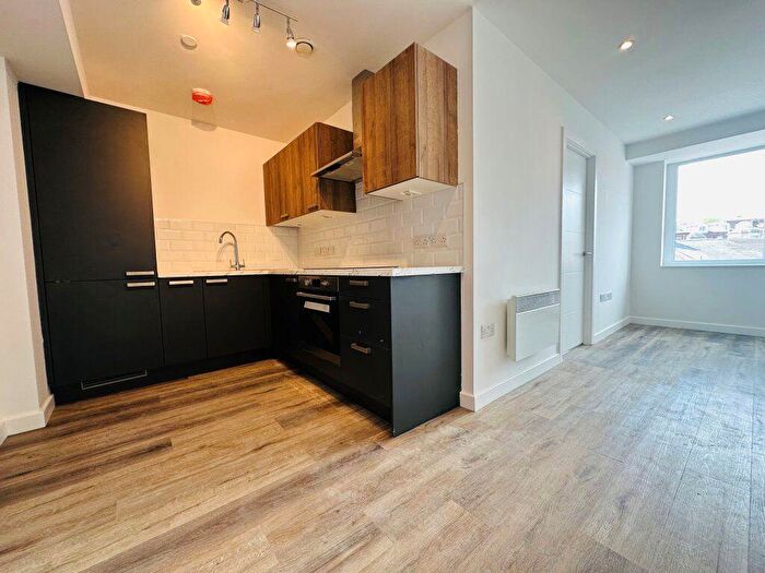 2 Bedroom Flat To Rent In Silk House, Macclesfield, SK11