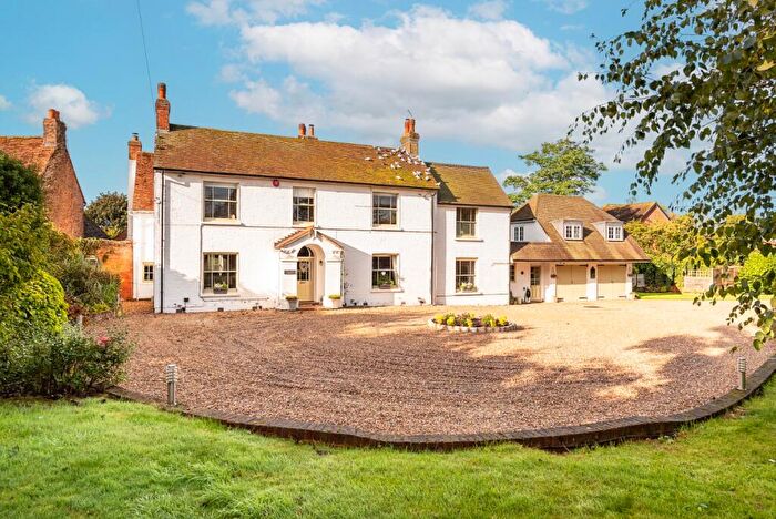 5 Bedroom Detached House For Sale In Lower Road, Stoke Mandeville, Buckinghamshire, HP22