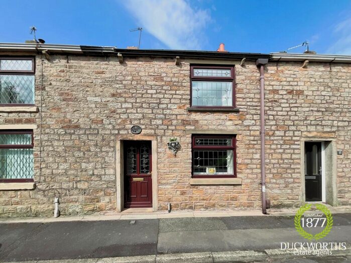 2 Bedroom Cottage For Sale In Moss Lane, Blackburn, BB1