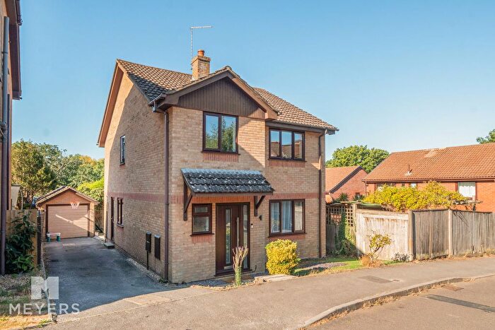 4 Bedroom Detached House For Sale In Blaney Way, Wimborne, BH21