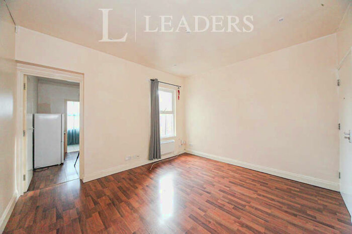 1 Bedroom Studio Flat To Rent In Studio Flat - Dallow Area - Close To Town, LU1