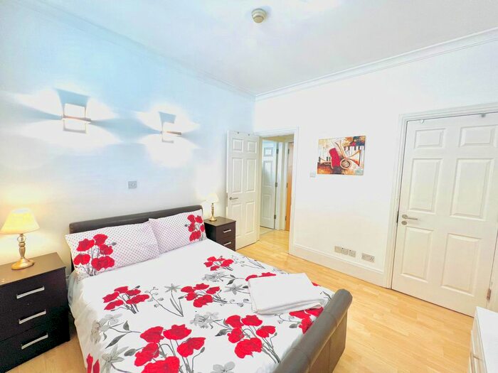 1 Bedroom Flat To Rent In White Horse Street, London, W1J