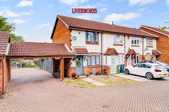 2 Bedroom End Of Terrace House For Sale In Chatsworth Road, Dartford, DA1