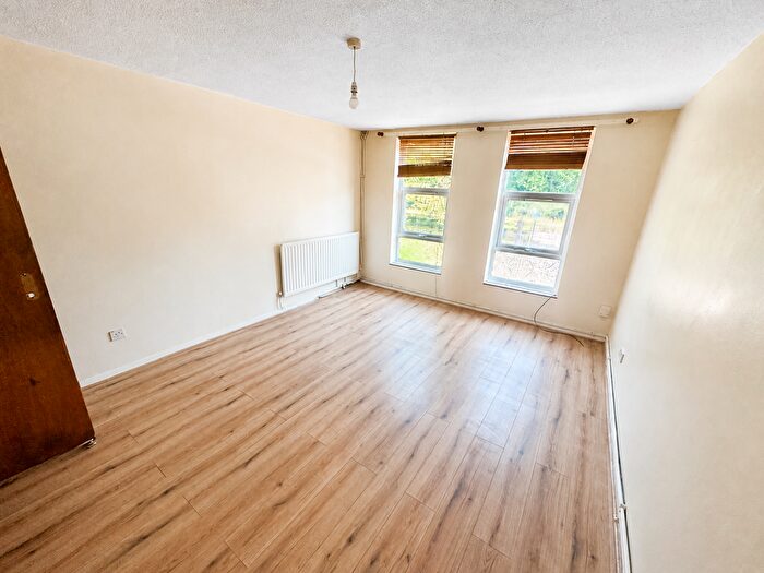 3 Bedroom End Terrace House To Rent In Sanford Walk, N16