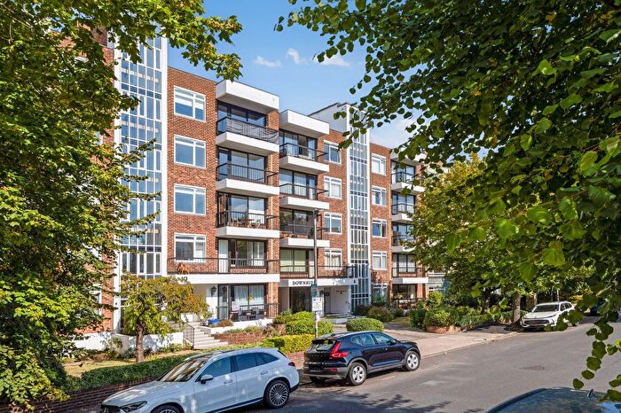 3 Bedroom Flat For Sale In St. John's Avenue, Putney, London, SW15