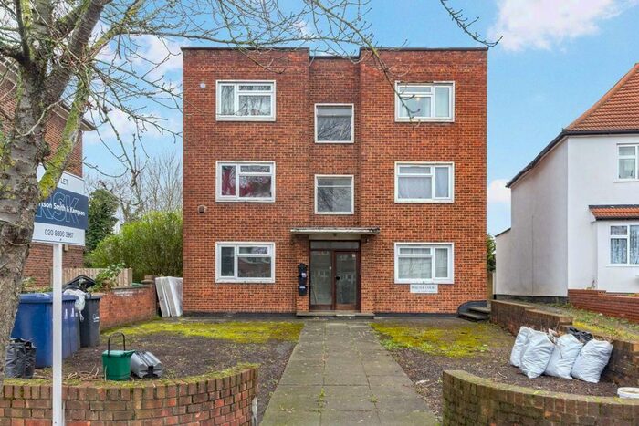 2 Bedroom Flat To Rent In Lynton Terrace, London W3