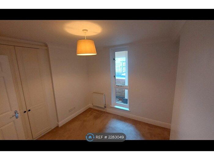 3 Bedroom Flat To Rent In Chiltern House, Harrow On The Hill, HA1
