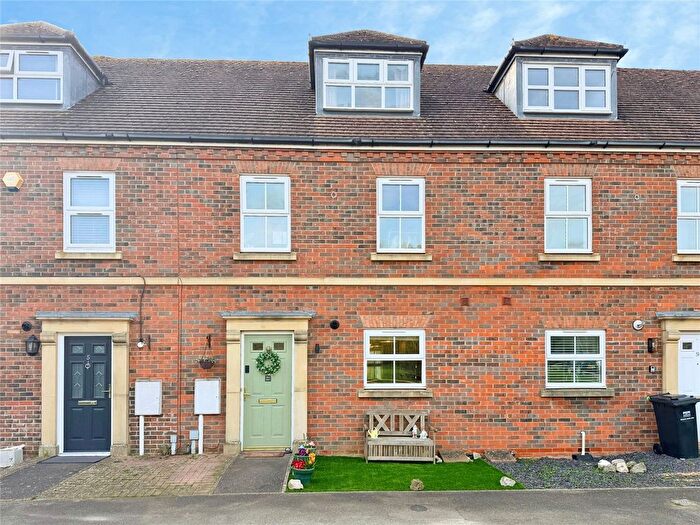 4 Bedroom Terraced House For Sale In Highdown Close, Angmering, West Sussex, BN16