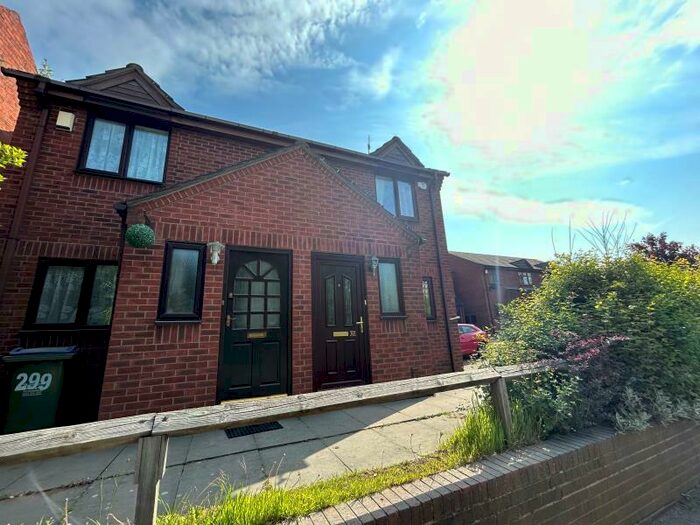 2 Bedroom Semi-Detached House To Rent In Halesowen Road, Cradley Heath, West Midlands, B64