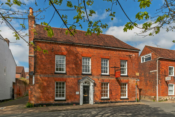 1 Bedroom Ground Flat To Rent In Hyde Street, Winchester, SO23