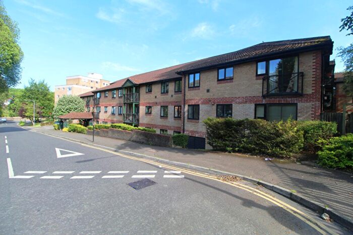 2 Bedroom Apartment To Rent In Tongdean Lane, Brighton, BN1