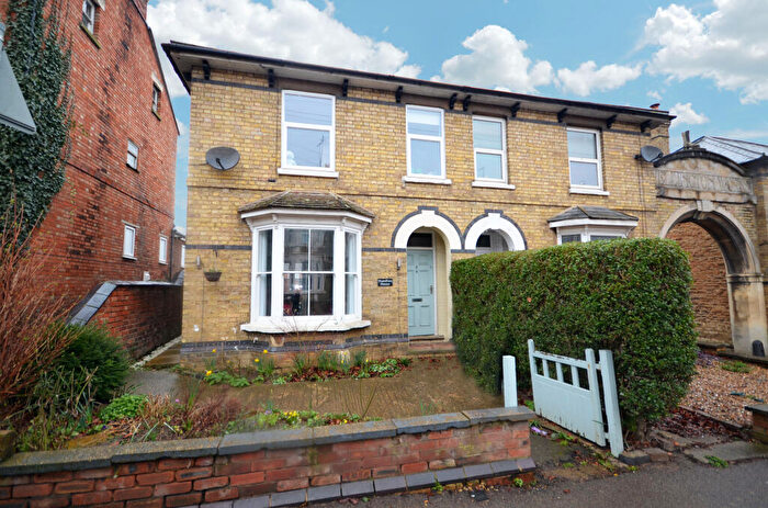 3 Bedroom Semi-Detached House To Rent In Wellington Road, Raunds, NN9