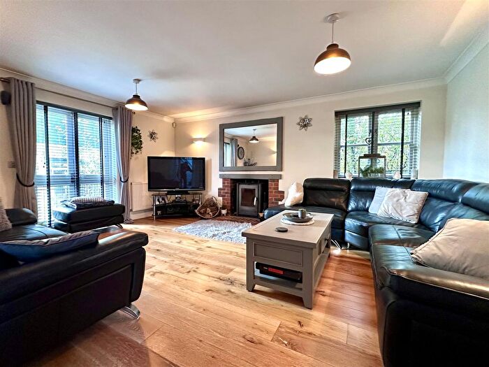 5 Bedroom Detached House For Sale In The Street, Willesborough, TN24