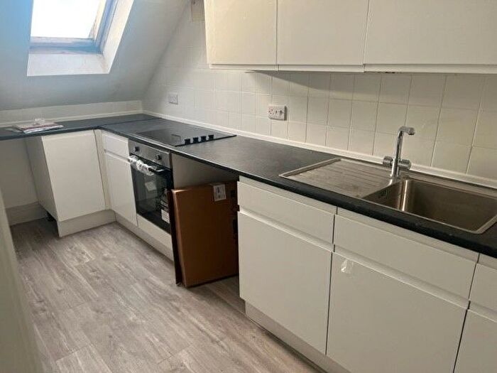 1 Bedroom Flat To Rent In Windsor Road, Bournemouth, BH5