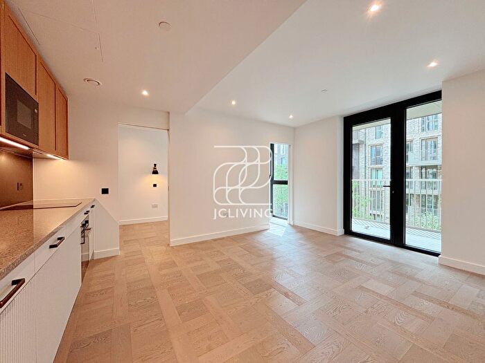 Studio To Rent In London, E1W