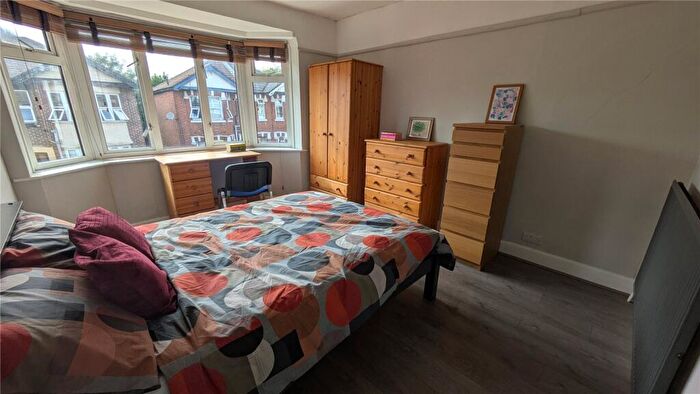 1 Bedroom Property To Rent In Coventry Road, Southampton, Hampshire, SO15