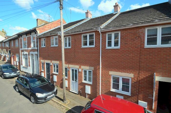 3 Bedroom Terraced House To Rent In Melton Street, Kettering, Northamptonshire, NN16