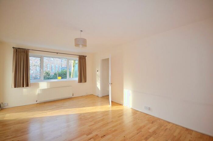 1 Bedroom Flat To Rent In Waverley Road, Crouch End, London, N8