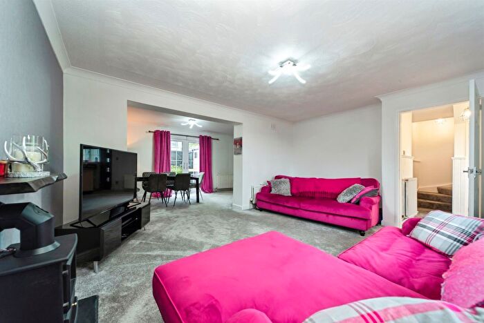 3 Bedroom Semi-Detached House For Sale In Bonnyton Drive, Eaglesham, Glasgow, G76