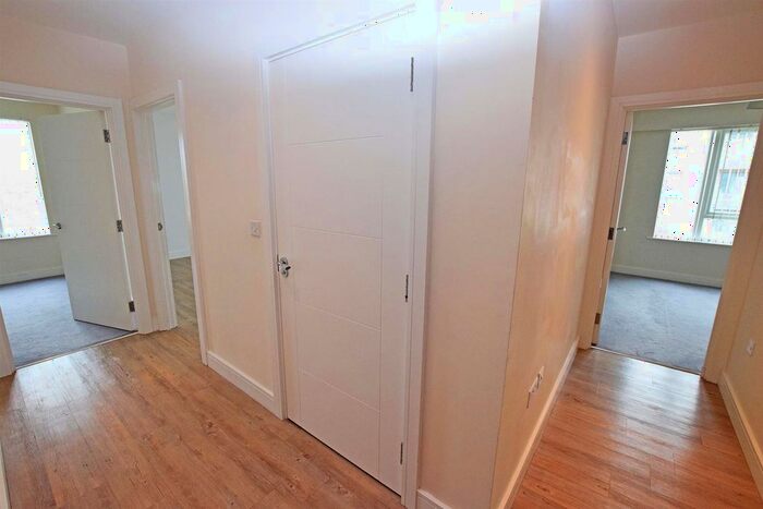 2 Bedroom Flat For Sale In Pegasus Way, Gillingham, ME7