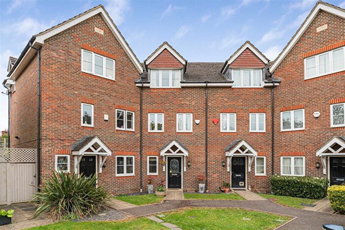 3 Bedroom Town House For Sale In Buckingham Gate, Emmer Green, Reading, RG4