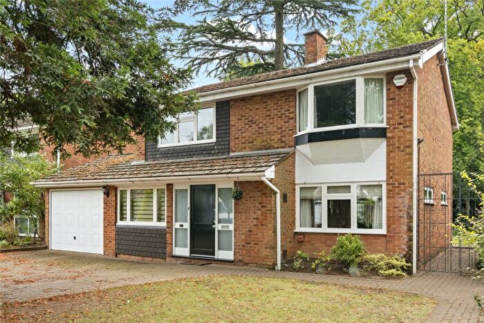 4 Bedroom Detached House For Sale In Netherby Park, Weybridge, Surrey, KT13