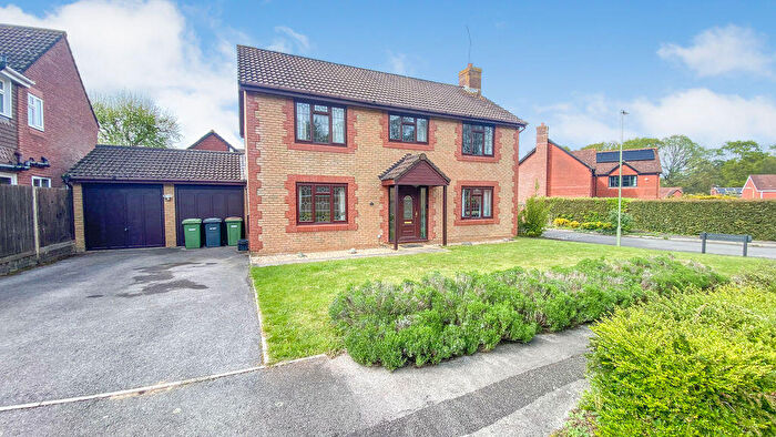 4 Bedroom Detached House For Sale In Thistle Road, Hedge End, SO30