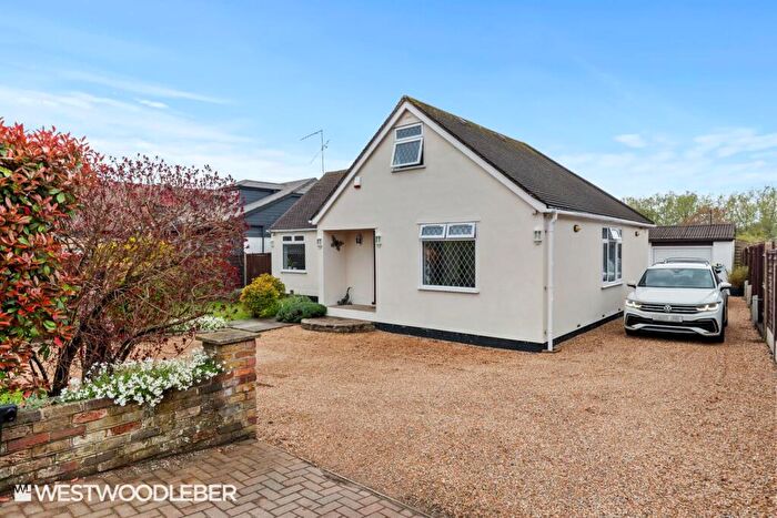 3 Bedroom House For Sale In Sedge Green, Roydon, Harlow, CM19