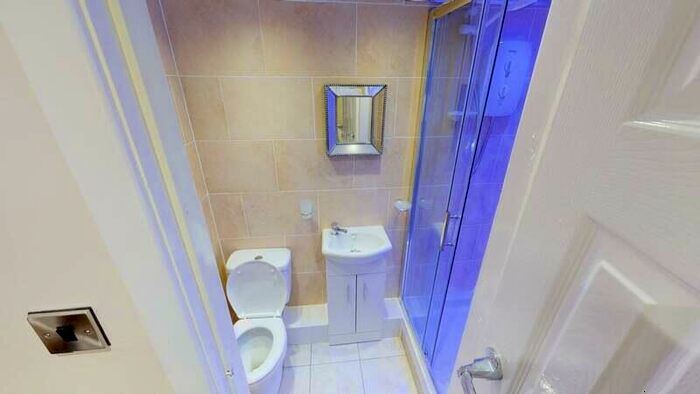 4 Bedroom Flat To Rent In North Grange Road, Hyde Park, Leeds, LS6