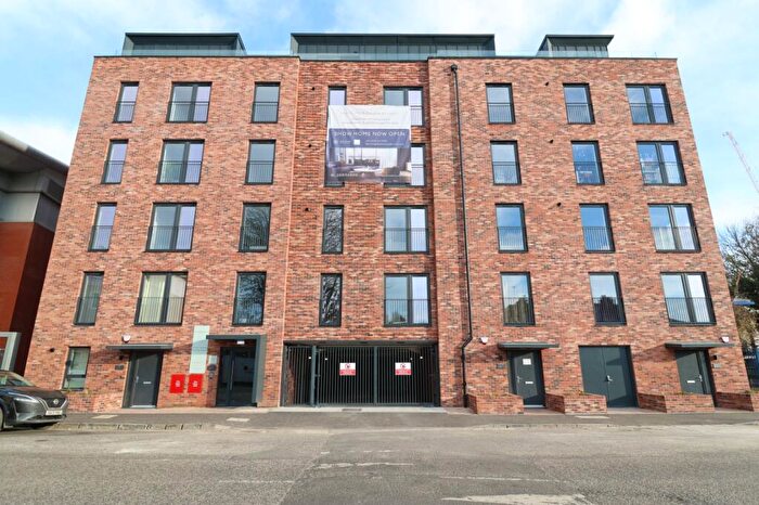 2 Bedroom Flat To Rent In Logie Green Road, Edinburgh, EH7