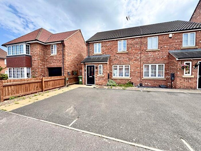 3 Bedroom Semi-Detached House To Rent In Fenwick Road, Scartho Top, DN33