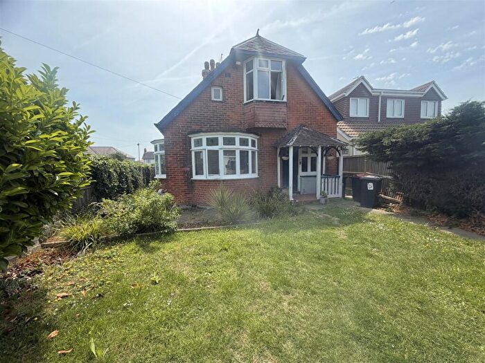 2 Bedroom Detached House For Sale In Oxenden Square, Herne Bay, CT6