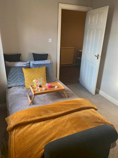 Studio To Rent In Flat 1 E High Town Road, Luton LU2