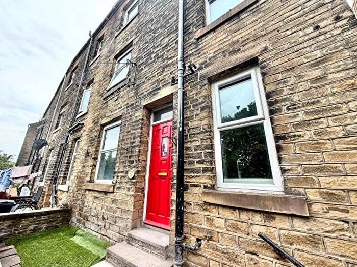 2 Bedroom House To Rent In Ovenden Road Terrace, Halifax, HX3