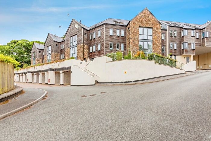 2 Bedroom Flat To Rent In Boscawen Woods, Truro, TR1