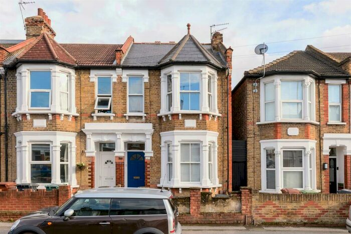 1 Bedroom Flat To Rent In Winchester Road, London, E4