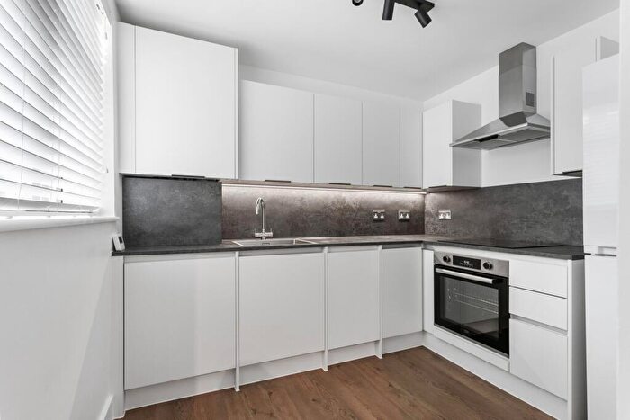3 Bedroom Flat To Rent In Digby Works, E9