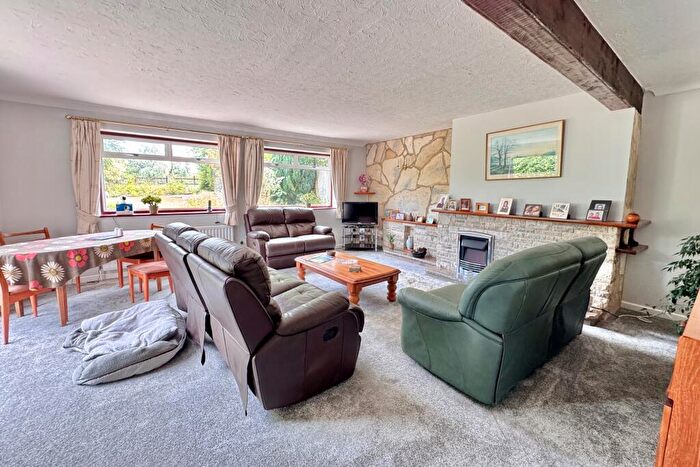 2 Bedroom Detached Bungalow For Sale In Corfe Castle, BH20 - Photo 4