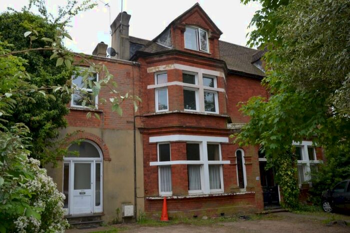 2 Bedroom Flat To Rent In Eaton Road, Sutton, Surrey, SM2
