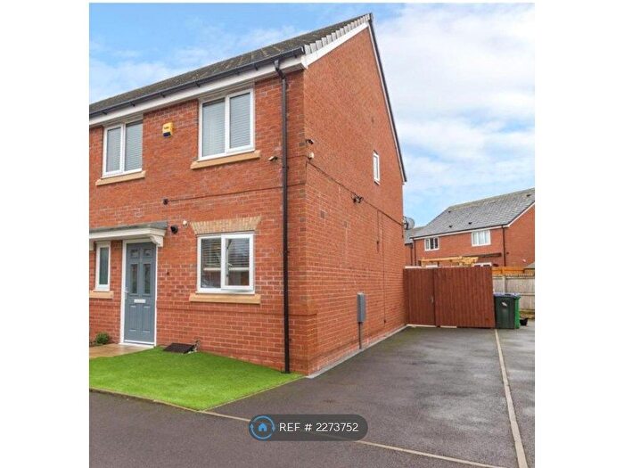 3 Bedroom Semi-Detached House To Rent In Greengables Close, Middleton, Manchester, M24