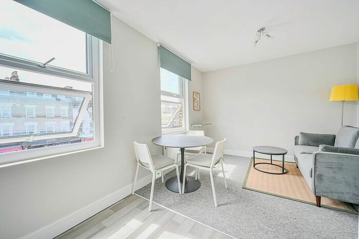 2 Bedroom Flat To Rent In Uxbridge Road, Shepherd's Bush, London, W12