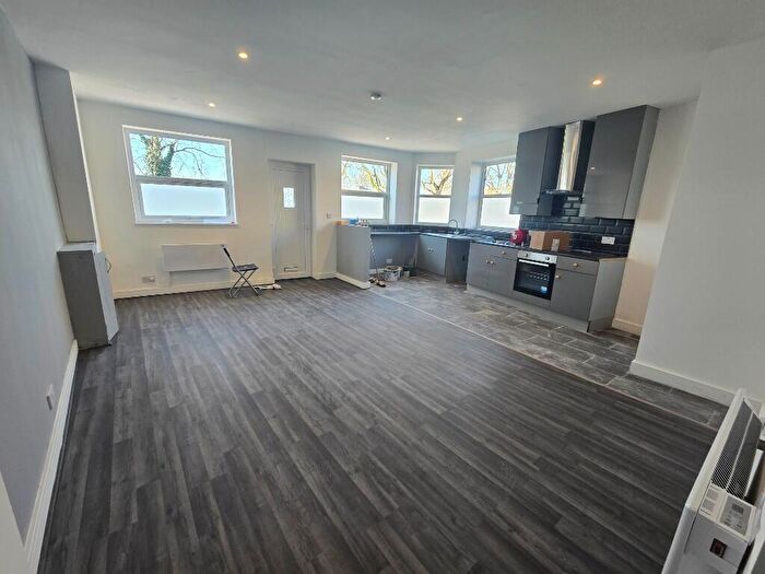 2 Bedroom Flat To Rent In High Road Leyton, London, E10