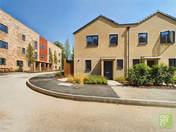 3 Bedroom Semi-Detached House To Rent In Coopers Hill, Bracknell, Berkshire, RG12