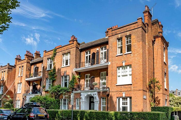 3 Bedroom Flat To Rent In Bishops Park Road, Fulham, SW6