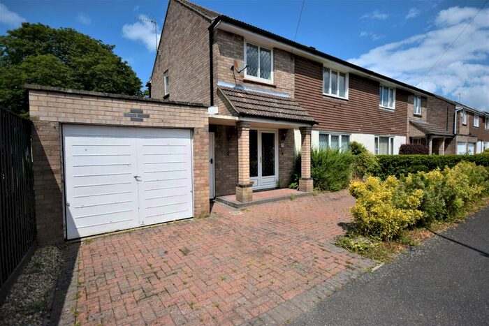 3 Bedroom Semi-Detached House For Sale In Vampire Road, Manby, LN11