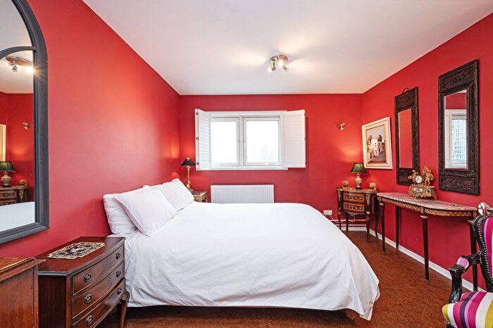 2 Bedroom Flat To Rent In Petticoat Square, City, London, E1