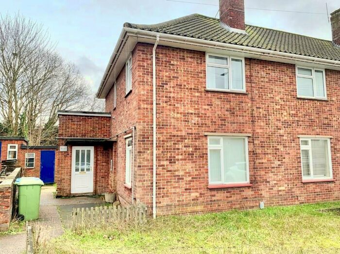 3 Bedroom Semi-Detached House To Rent In Bluebell Road, Norwich, NR4